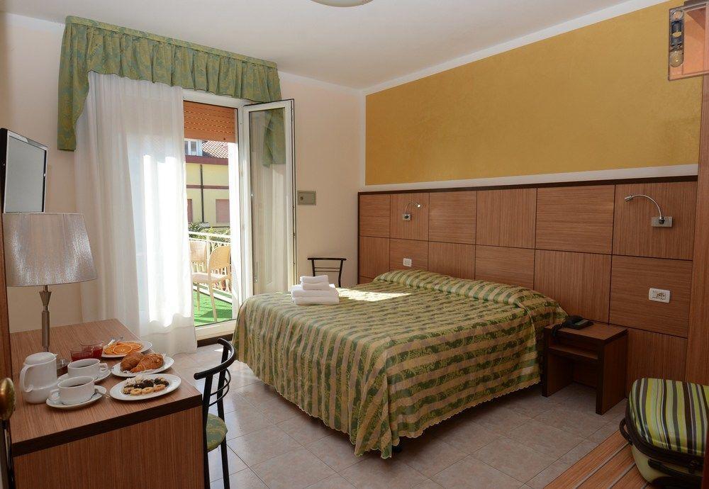 Hotel Righetto Fronte Mare Cavallino-Treporti Exterior foto